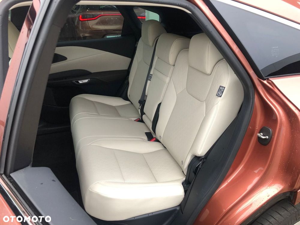 Lexus RX - 7