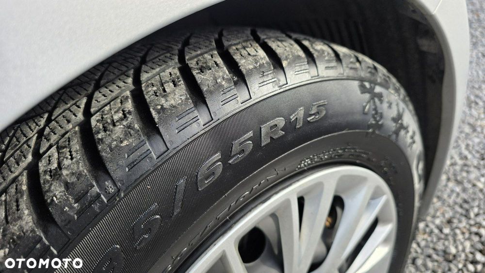 Kia Ceed - 32