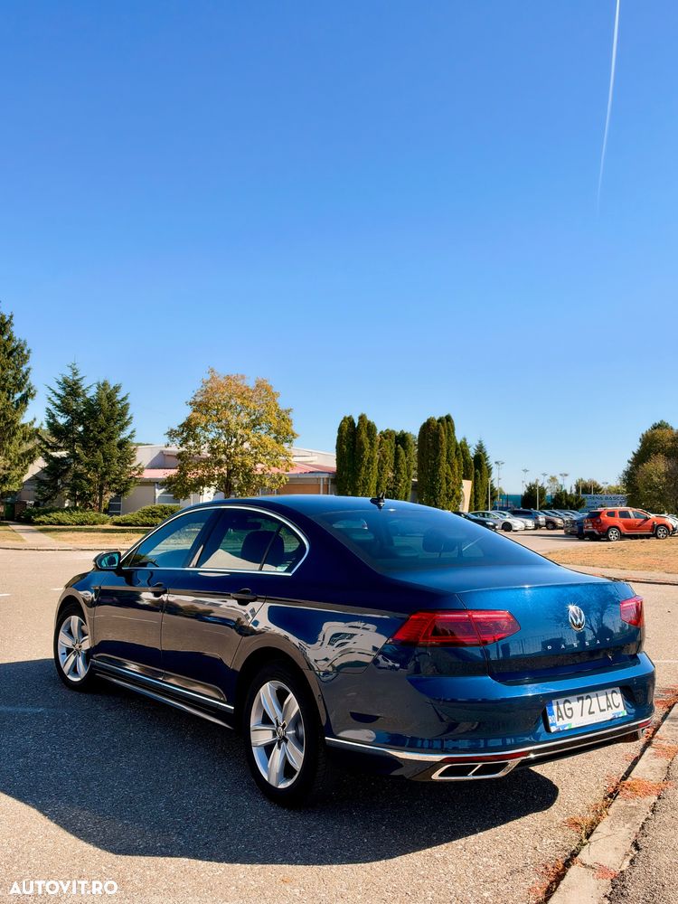 Volkswagen Passat - 11