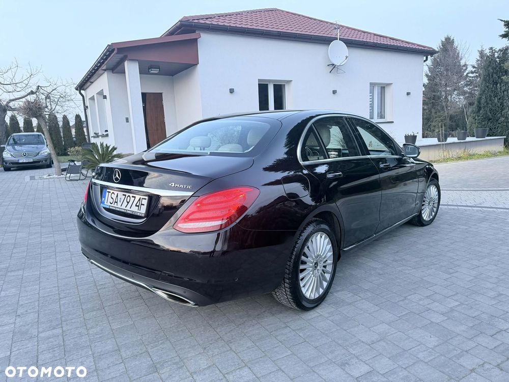 Mercedes-Benz Klasa C 200 4-Matic 9G-TRONIC - 12