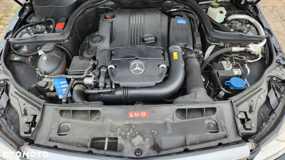 Mercedes-Benz Klasa C 250 CGI BlueEff Sport - 20