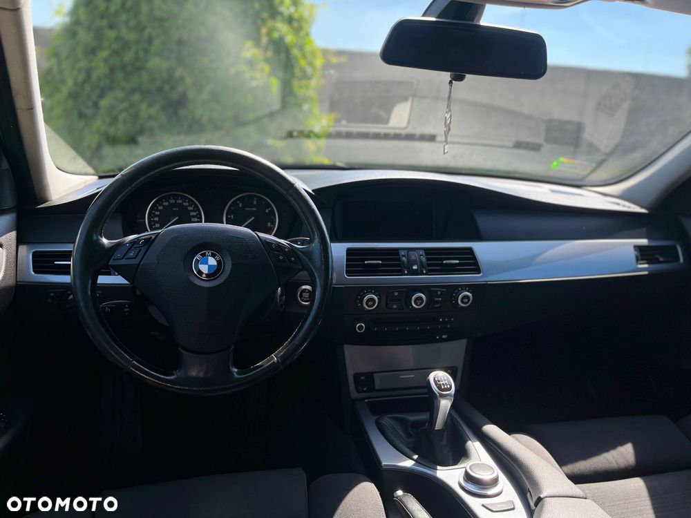 BMW Seria 5 525d - 7