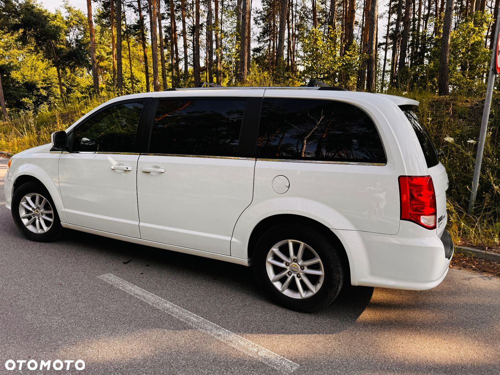 Dodge Grand Caravan - 9