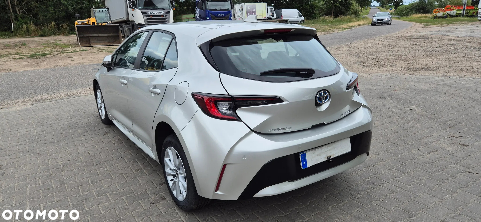 Toyota Corolla 1.8 Hybrid Active - 18