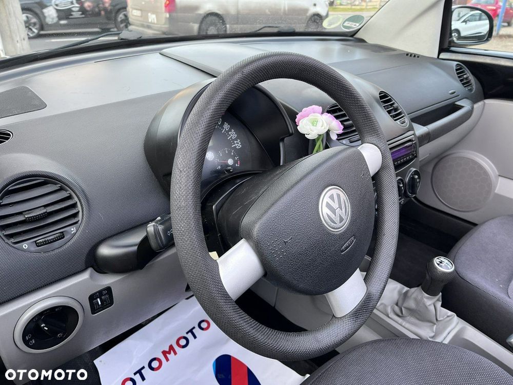 Volkswagen New Beetle - 13