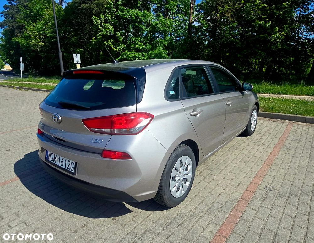 Hyundai i30 1.4 Premiere Comfort - 13