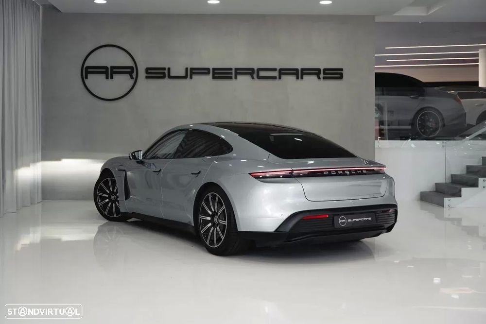 Porsche Taycan 4S - 12