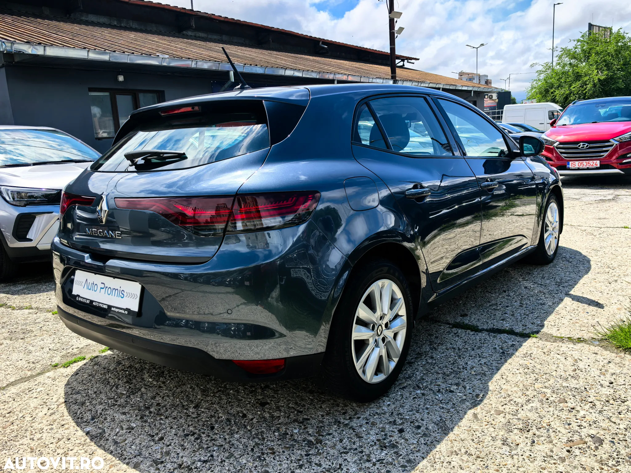 Renault Megane BLUE dCi 115 EDC BUSINESS EDITION - 4