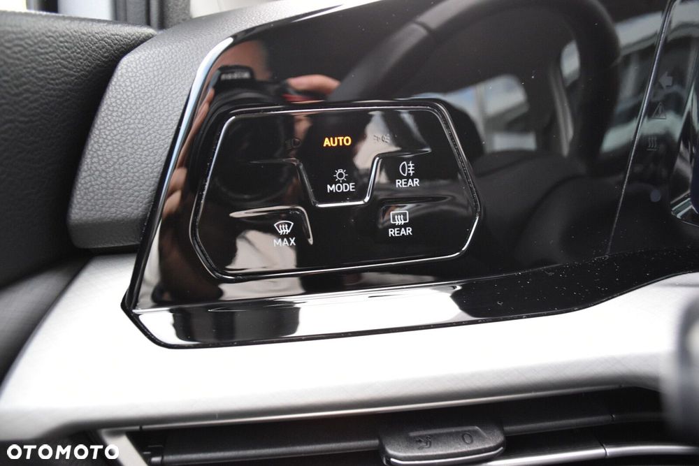 Volkswagen Golf - 26