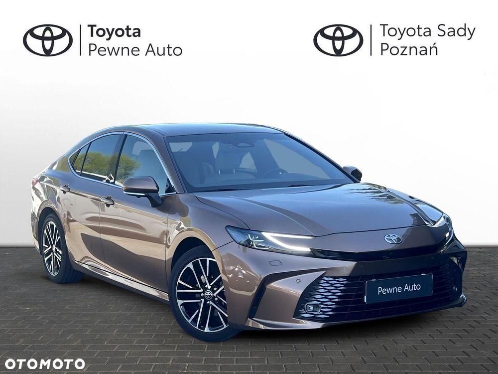 Toyota Camry - 4