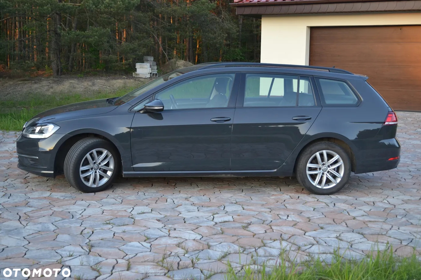 Volkswagen Golf 1.6 TDI SCR Comfortline - 4