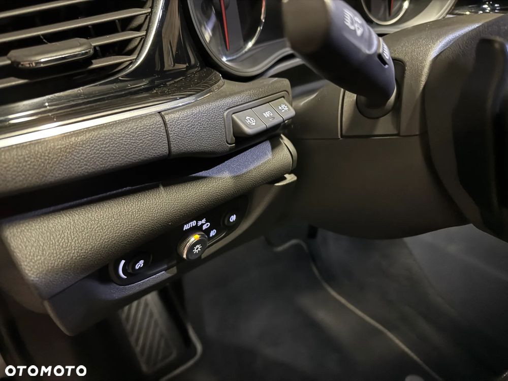 Opel Insignia - 19
