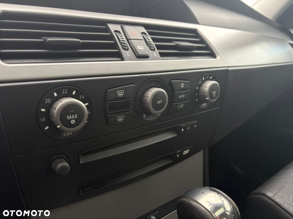 BMW Seria 5 525d - 17