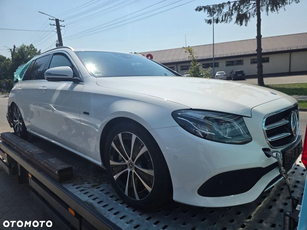 Mercedes-Benz Klasa E 300 de 9G-TRONIC Exclusive - 23
