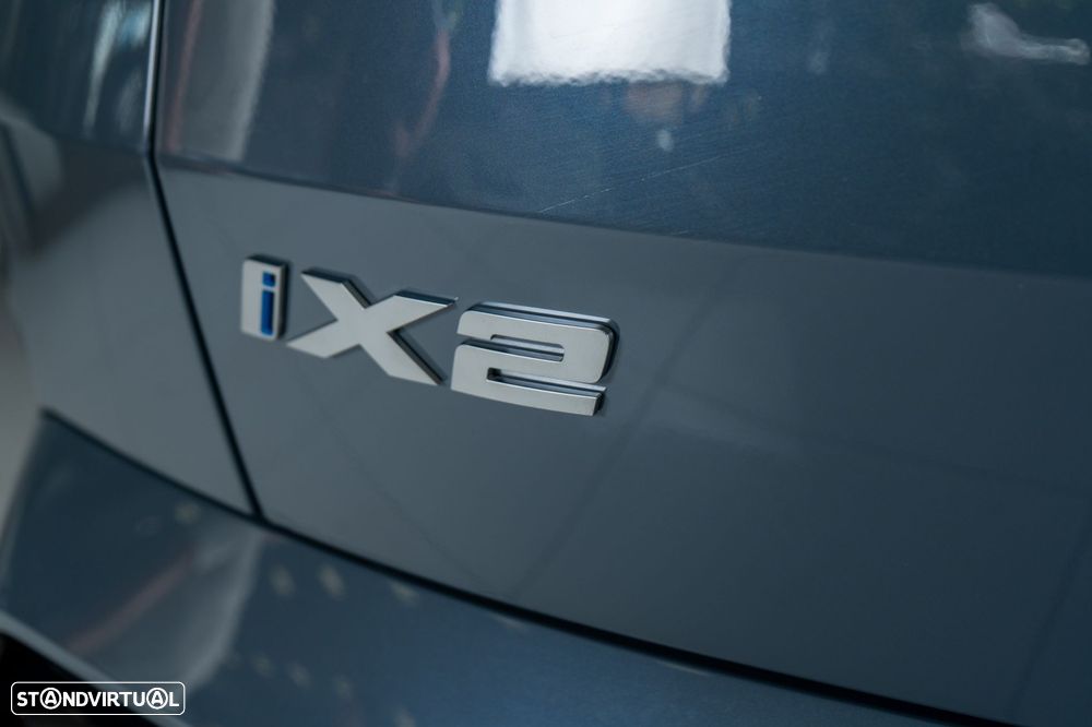 BMW iX2 eDrive20 Pack Desportivo M - 15