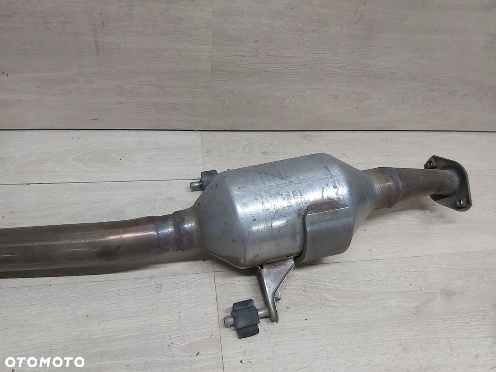 TOYOTA Corolla E21 1,8 hybryda tłumik środkowy katalizator L52 przeb 30tyś - 2