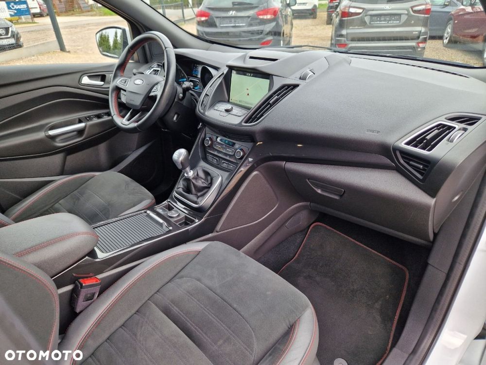 Ford Kuga 1.5 EcoBoost 2x4 ST-Line - 19