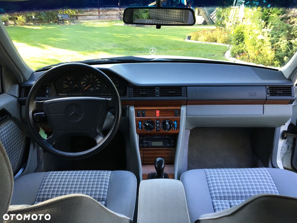 Mercedes-Benz W124 (1984-1993) - 14