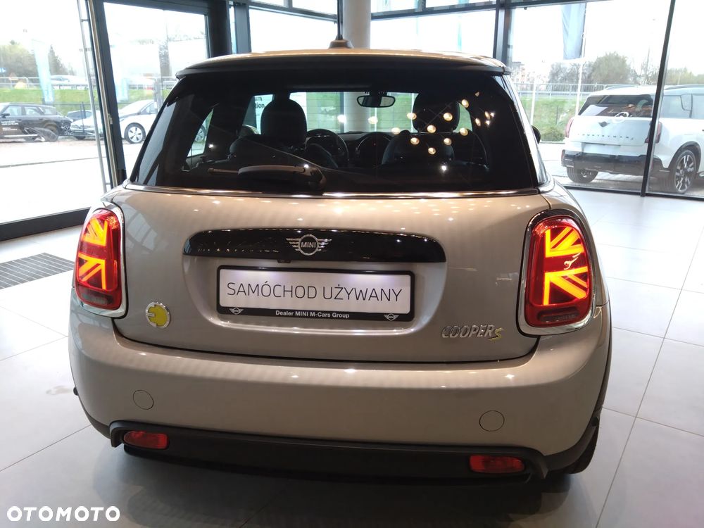 MINI Cooper SE Electric Trim - 11