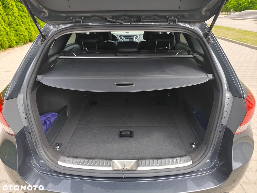 Hyundai i40 1.6 GDI Comfort + - 25