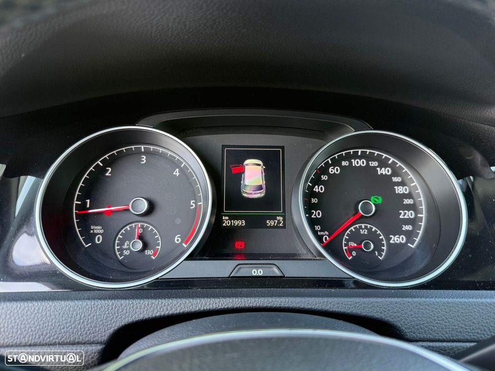 VW Golf 1.6 TDi Highline DSG - 14