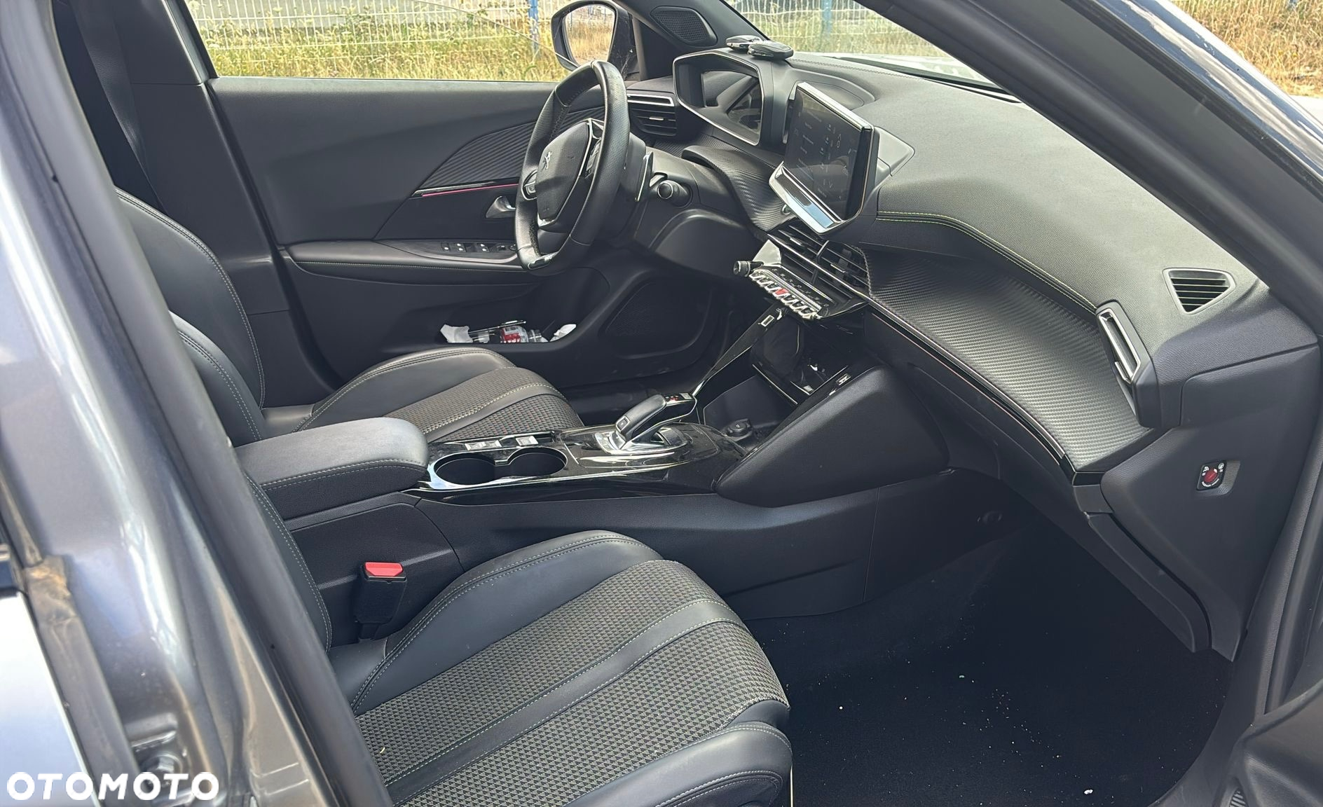 Peugeot 2008 PureTech 130 EAT8 GT Pack - 6