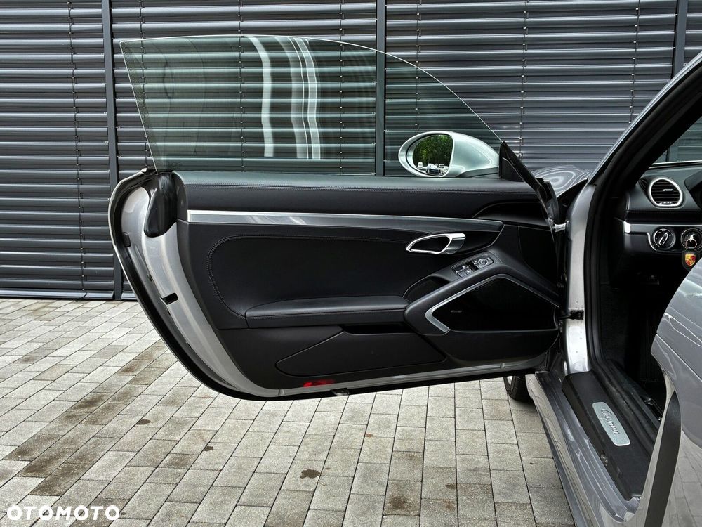 Porsche 718 Cayman - 19