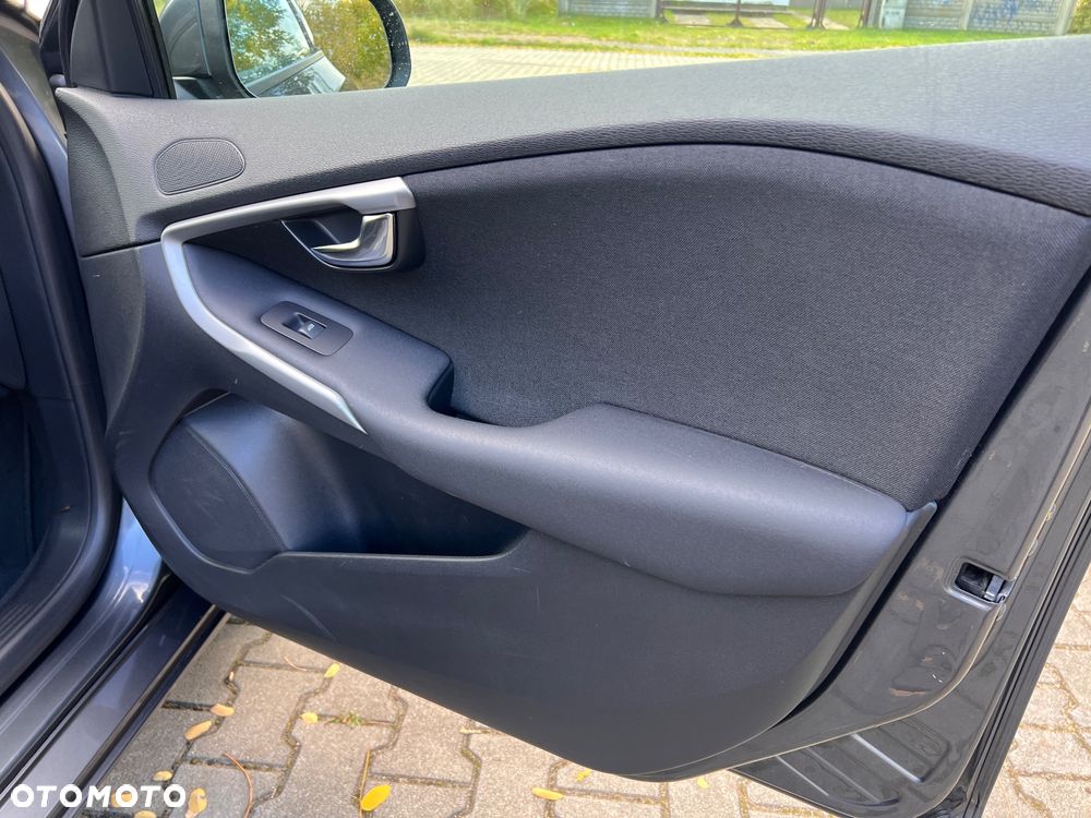 Volvo V40 D2 Kinetic - 34