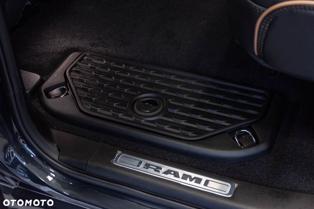 RAM 1500 Tungsten - 29