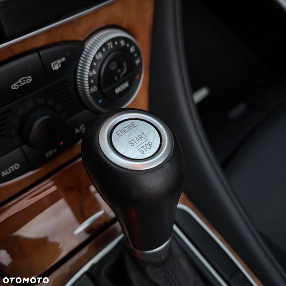 Mercedes-Benz SL - 33