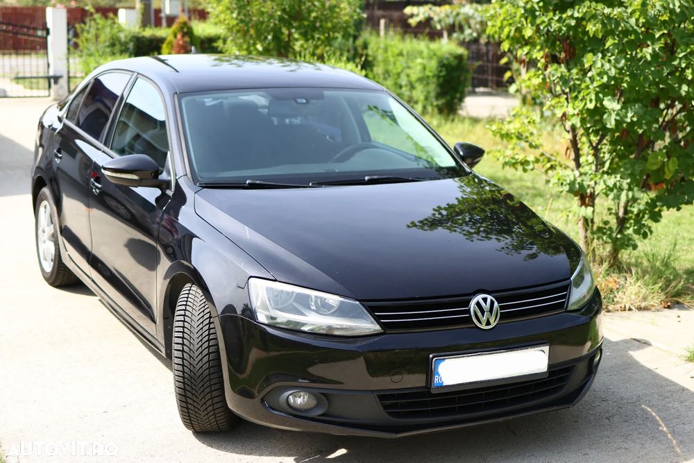Volkswagen Jetta 2.0 TDI DPF Comfortline DSG - 1