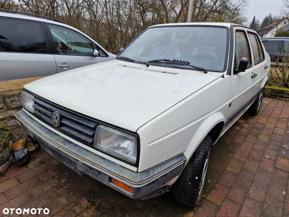 Volkswagen Jetta - 2