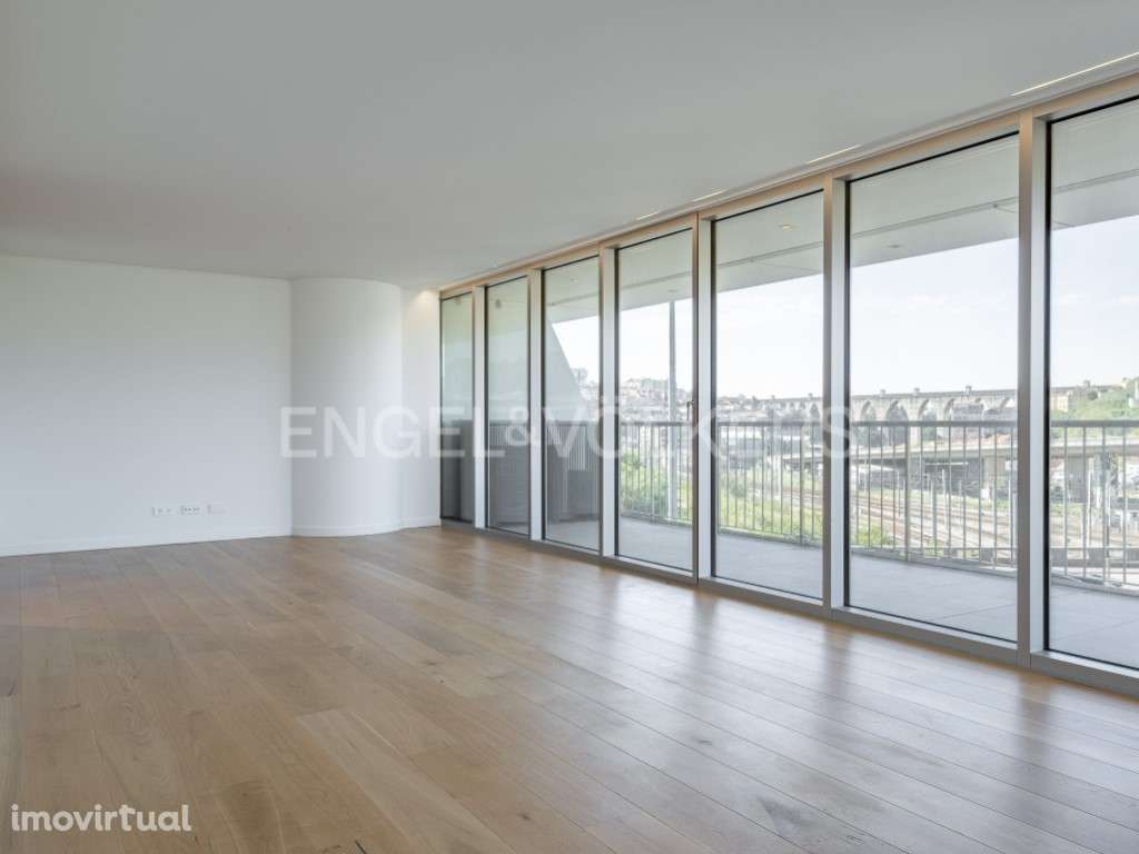 T2 na Infinity Tower - Grande imagem: 5/34