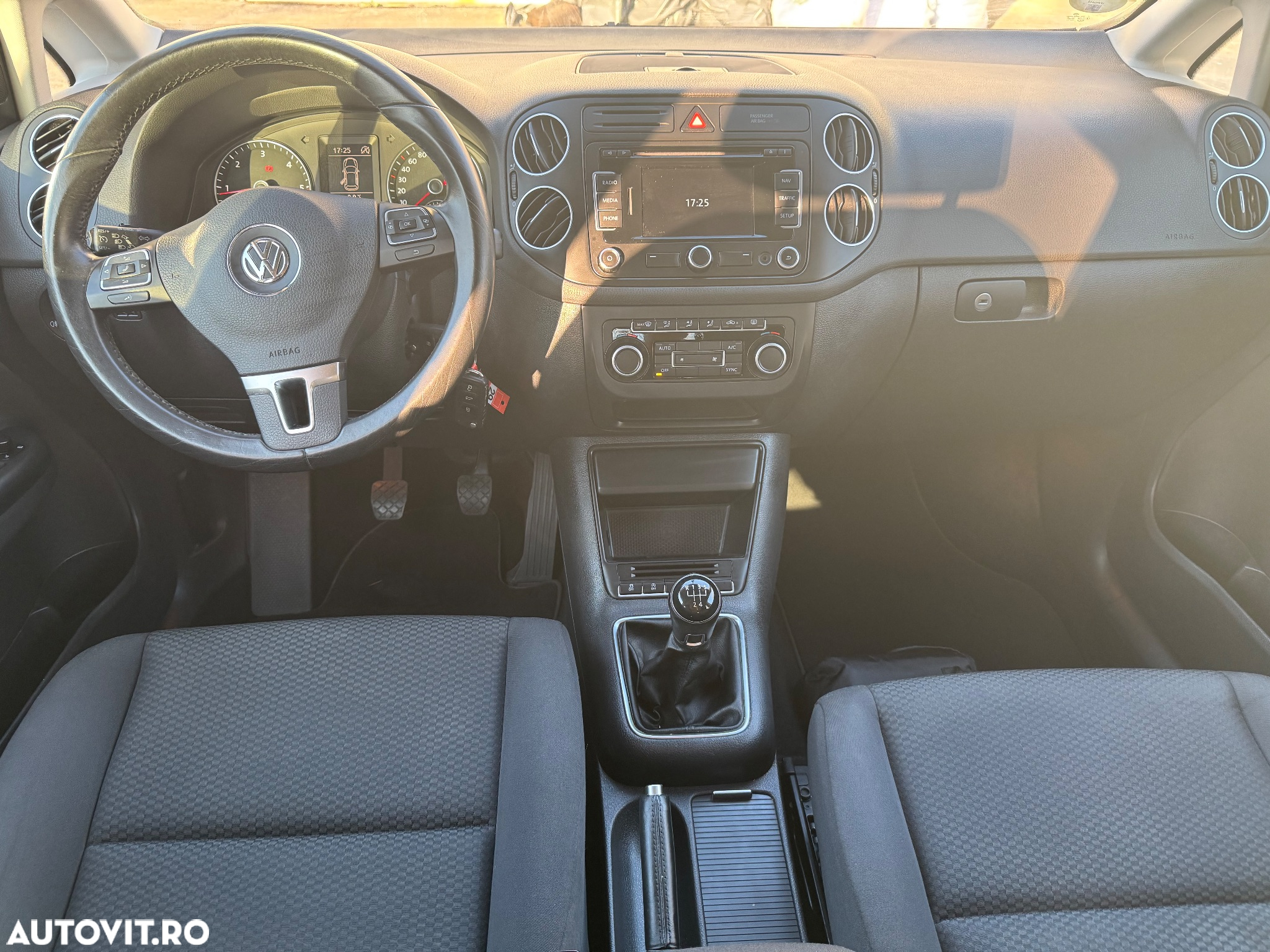 Volkswagen Golf Plus 1.6 TDI DPF Comfortline - 7