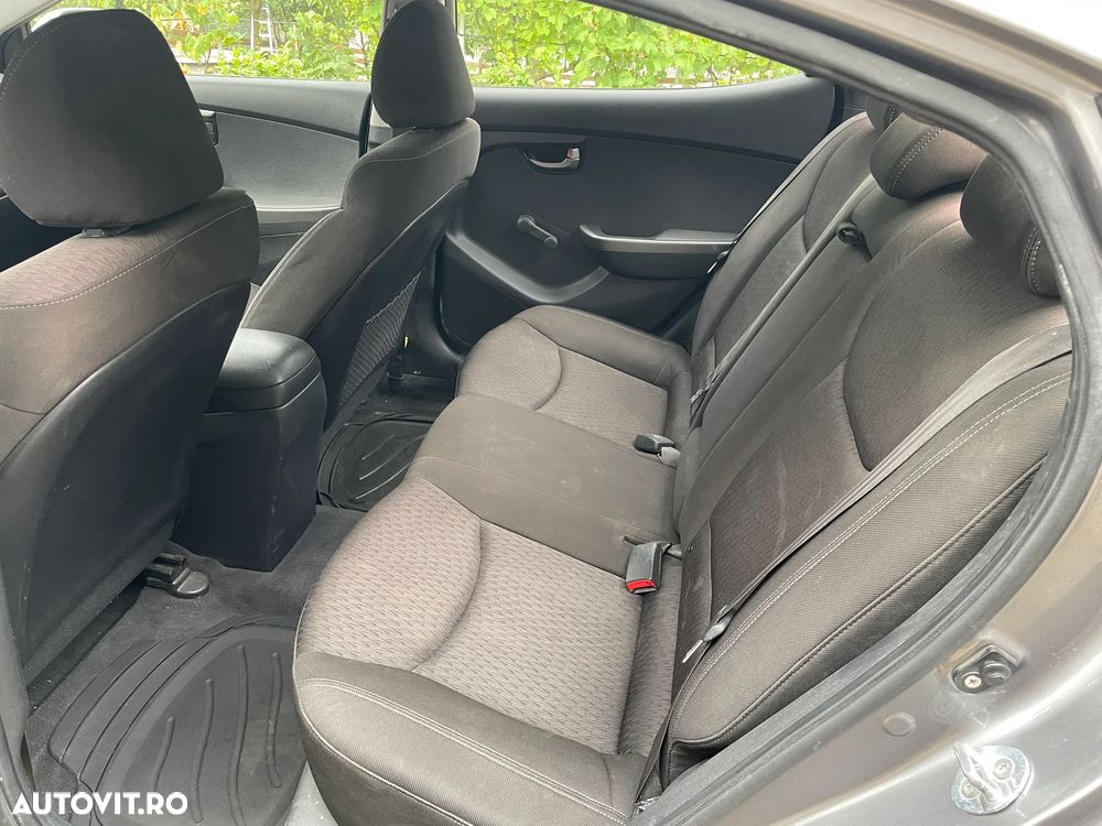 Hyundai Elantra 1.6 MPi - 10