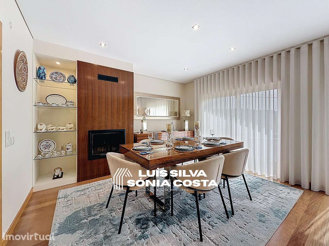 Moradia T4 Excelente Estado e Áreas | 2 Suites, Jacuzzi, Painéis... - Grande imagem: 3/41