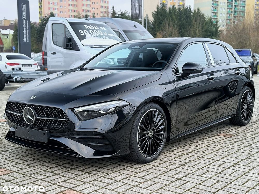 Mercedes-Benz Klasa A 220 4-Matic AMG Line 8G-DCT - 3