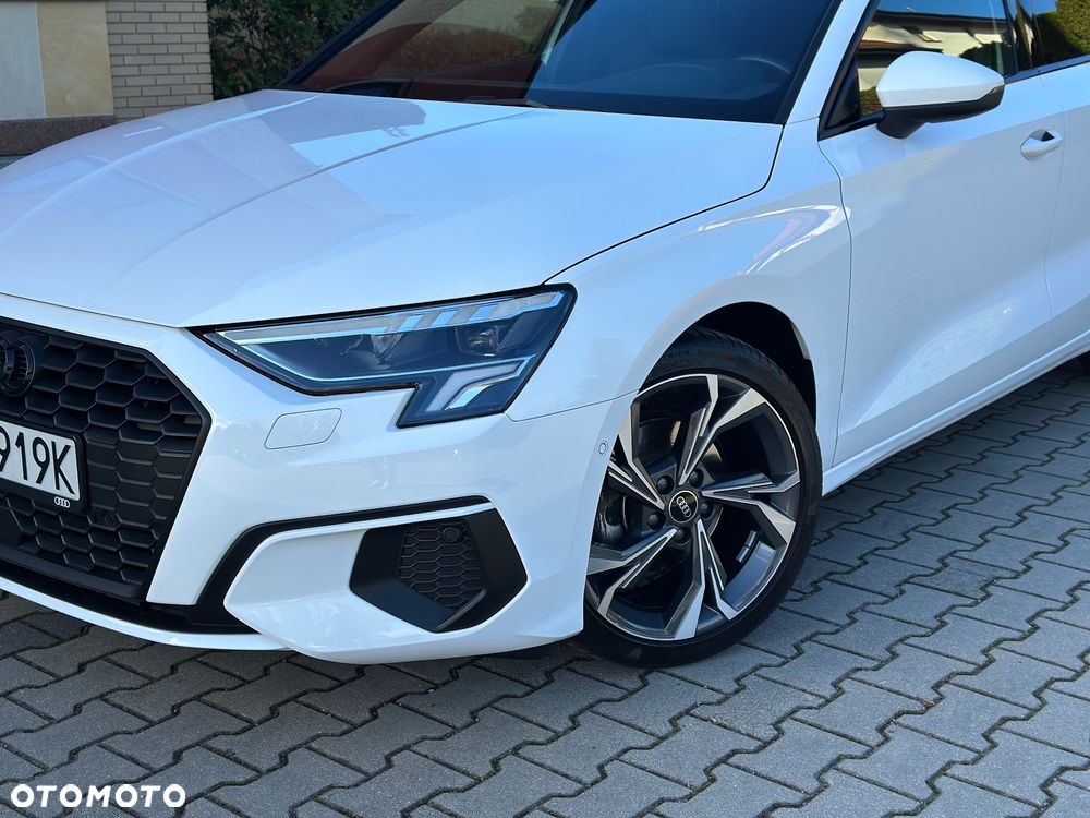 Audi A3 Sportback - 1