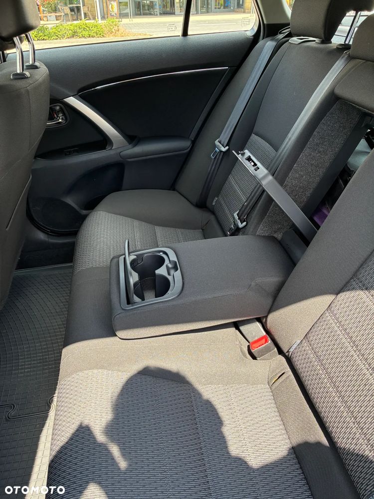 Toyota Avensis 1.8 Luna - 18