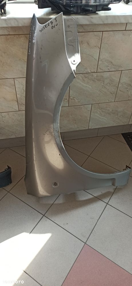 Skoda Superb  00- błotnik prawy