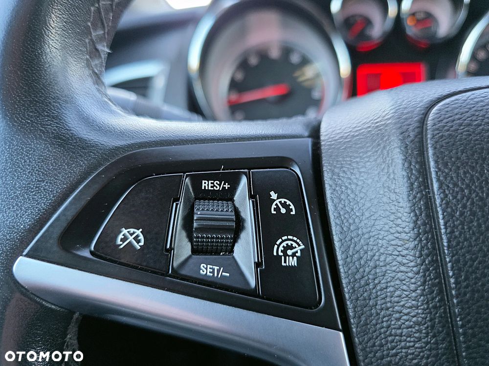 Opel Astra 1.4 T Cosmo - 13