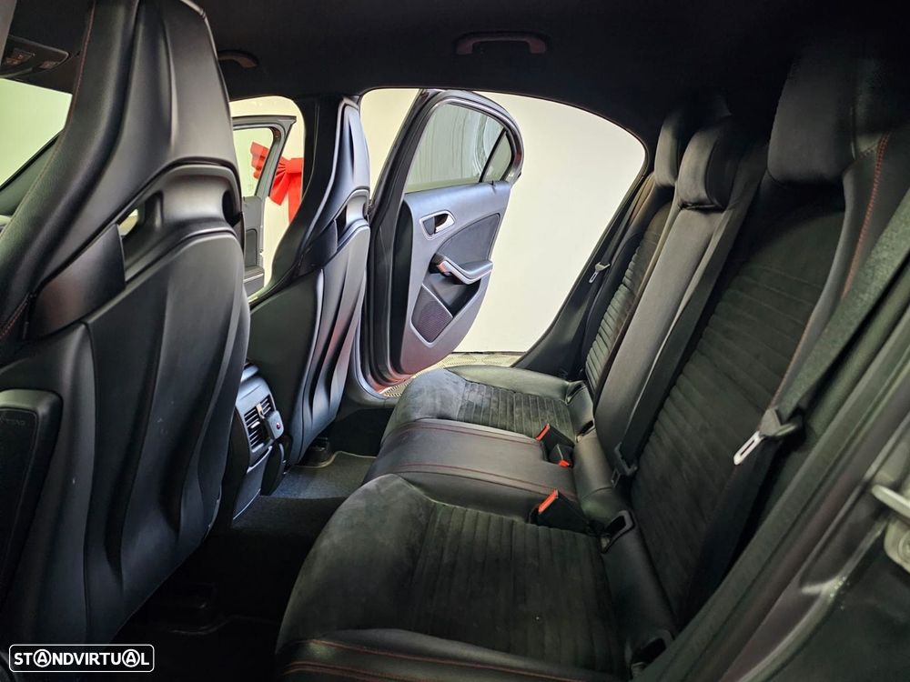 Mercedes-Benz A 45 AMG 4-Matic - 15