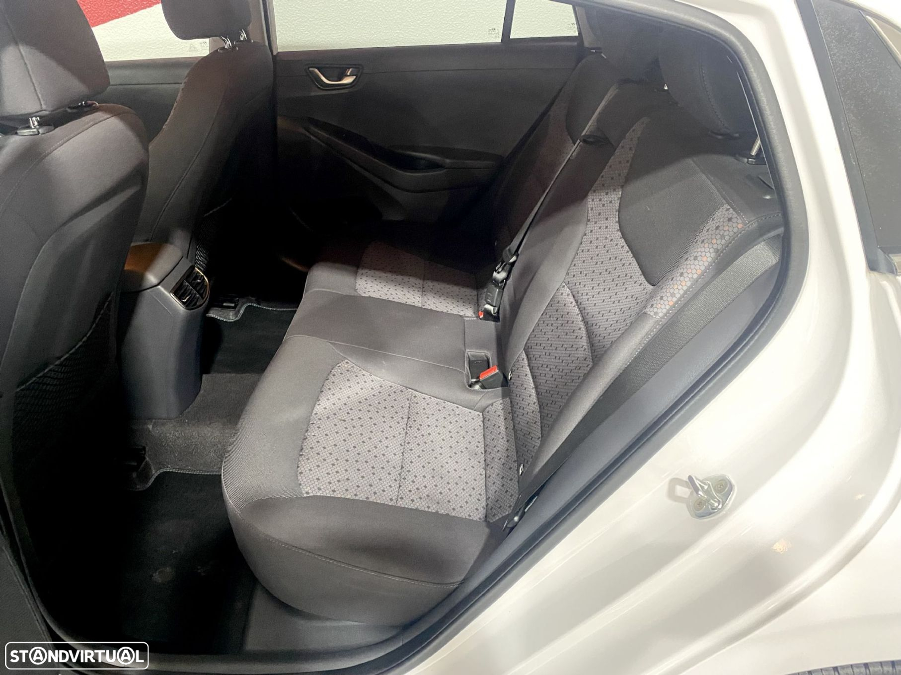 Hyundai Ioniq EV 28kWh Eletric Tech - 39