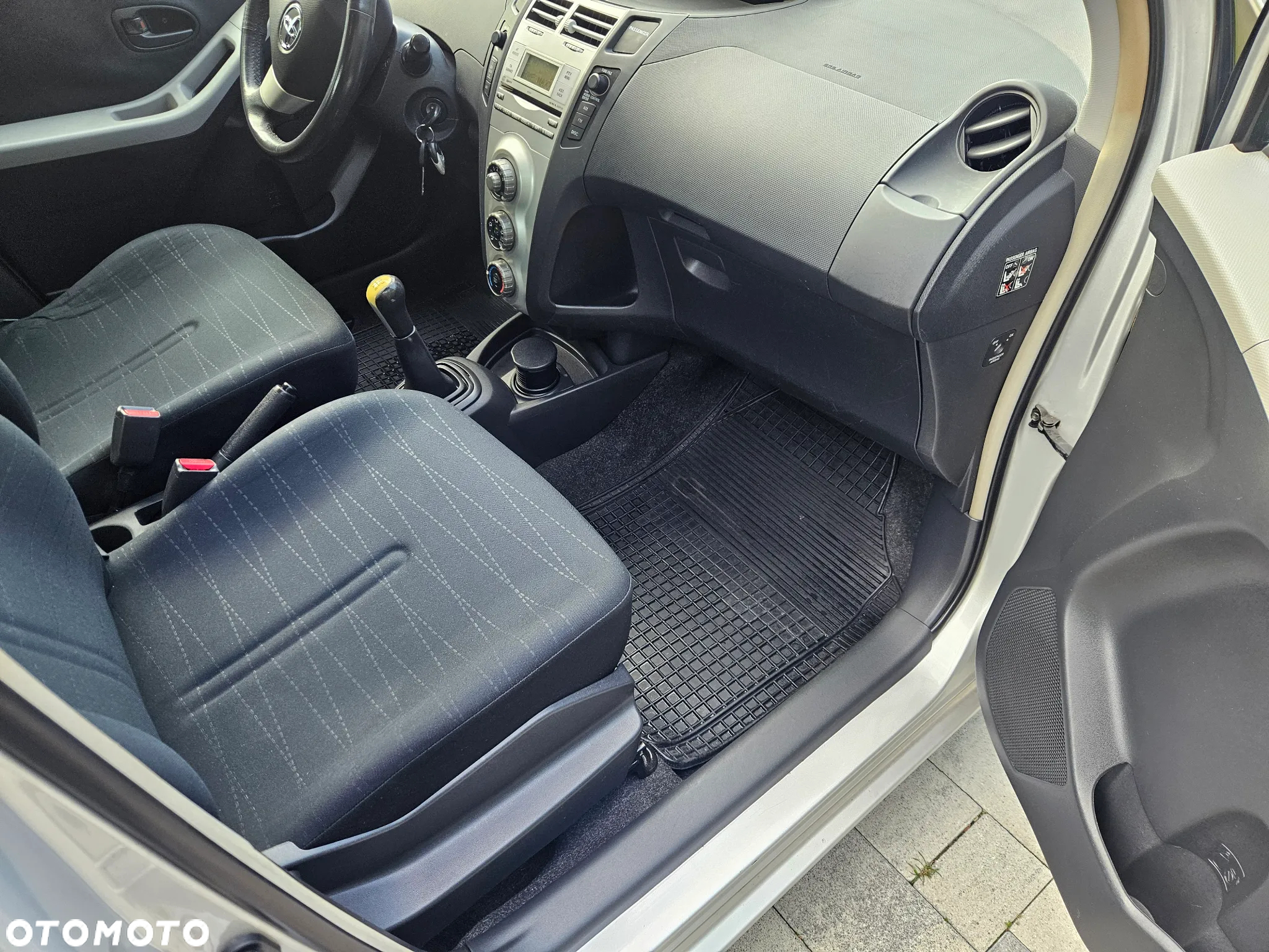 Toyota Yaris 1.3 Sol - 9