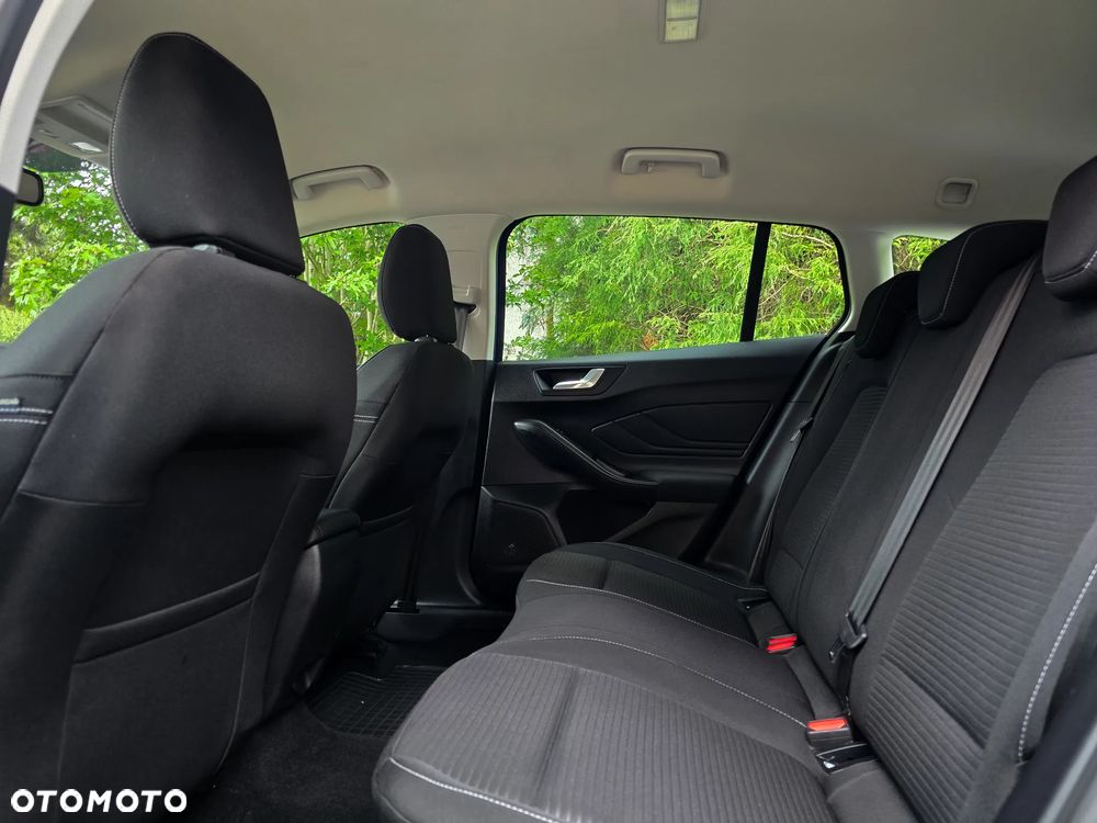 Ford Focus 1.0 EcoBoost mHEV Titanium X - 26