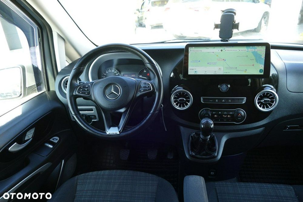 Mercedes-Benz Klasa V - 24