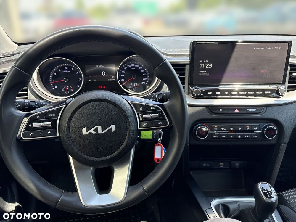 Kia Ceed - 13