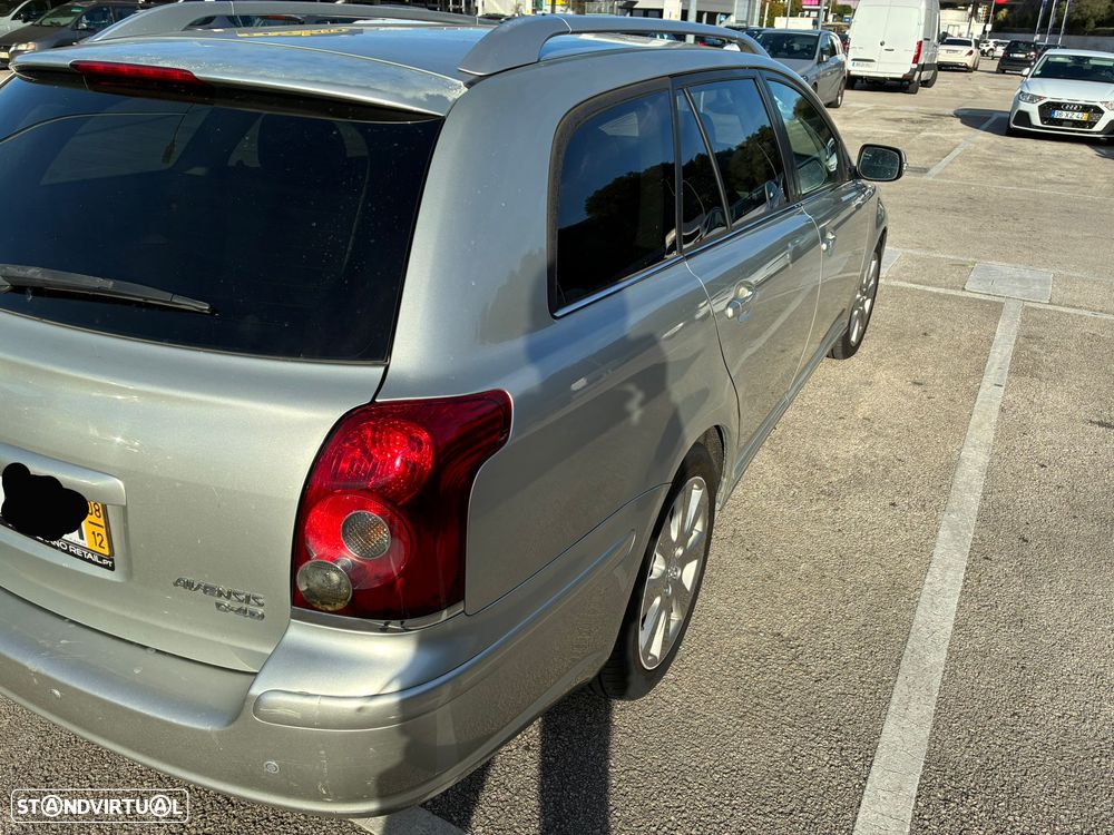 Toyota Avensis SW 2.0 D-4D - 11