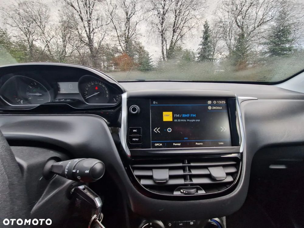 Peugeot 208 1.2 PureTech Allure - 6