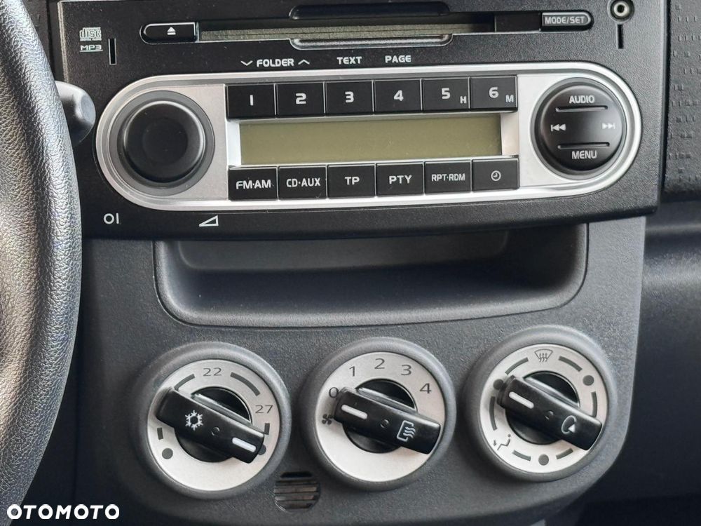 Mitsubishi Colt - 8